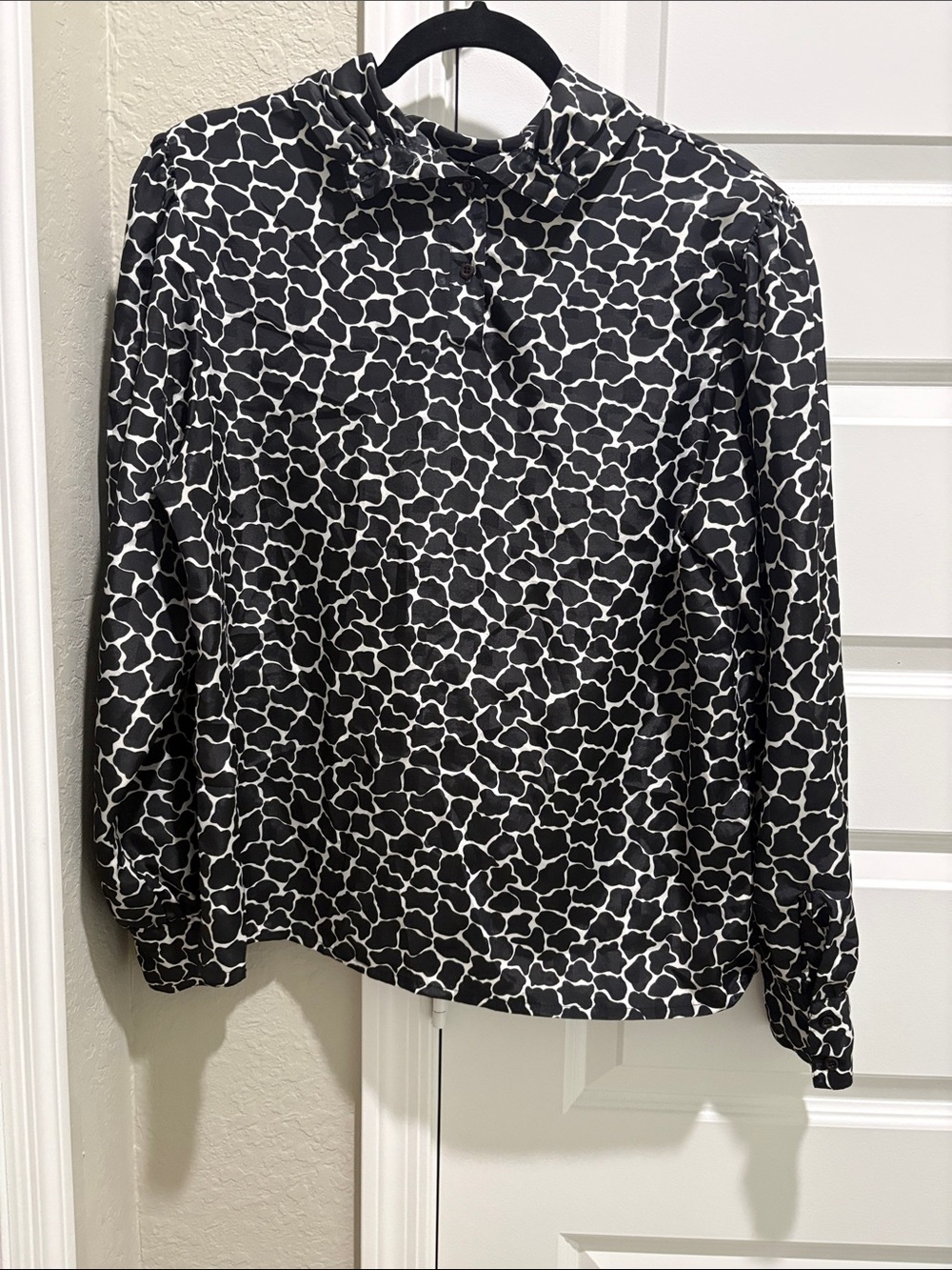 Black & White Abstract Print Button-Down Shirt